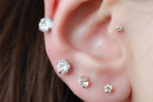 打耳骨疼还是耳垂疼，打耳骨是几级疼痛