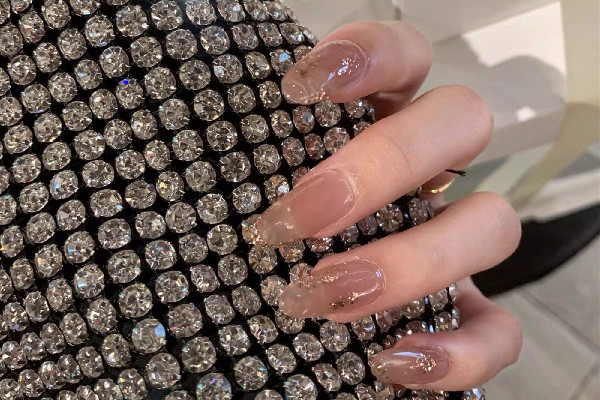 穿戴甲是什么意思，穿戴甲是一次性的吗