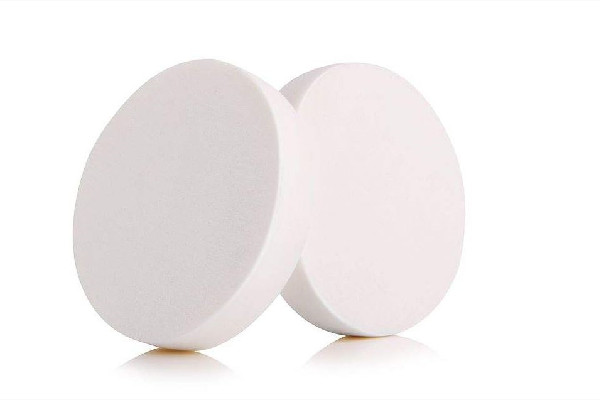 蜜粉扑和粉扑的区别，蜜粉扑可以上粉底液吗