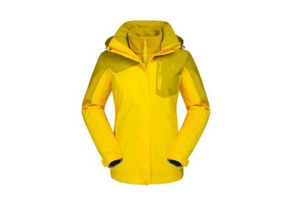 冲锋衣有异味如何消除，刚买的冲锋衣为何有种塑料味