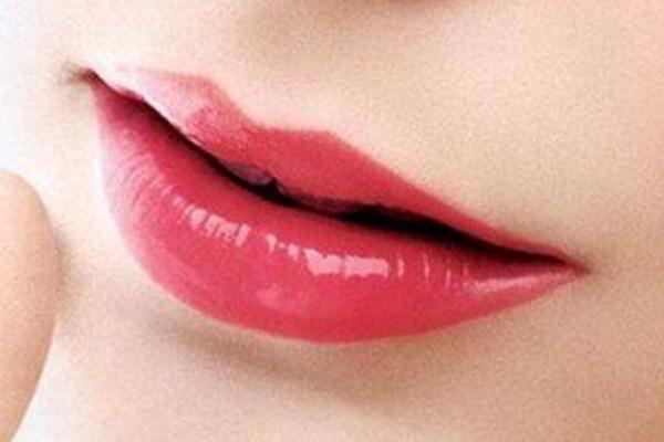 纹唇要纹几次才有颜色，纹唇需要补色几次