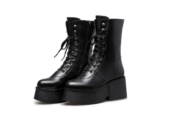 穿马丁靴要把裤子塞进去吗，穿马丁靴裤脚怎么卷