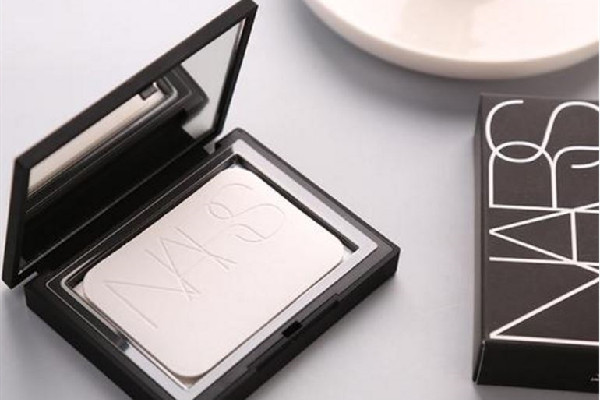 nars粉饼可以用来补妆吗，nars粉饼可以直接当底妆吗