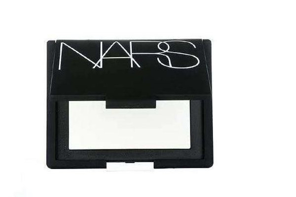 nars大白饼是定妆还是补妆，nars大白饼是散粉吗