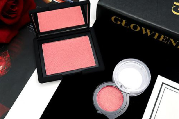 nars腮红好用吗，nars腮红用刷子还是手