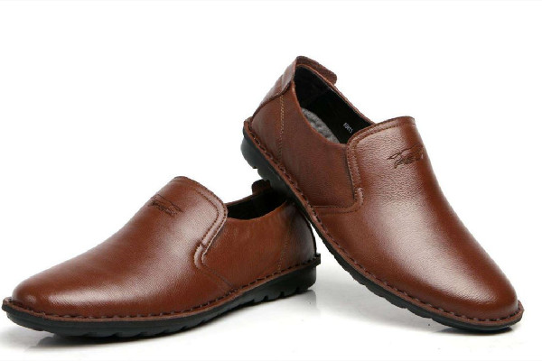 皮鞋穿久了里面有臭味怎么办，皮鞋臭是什么原因