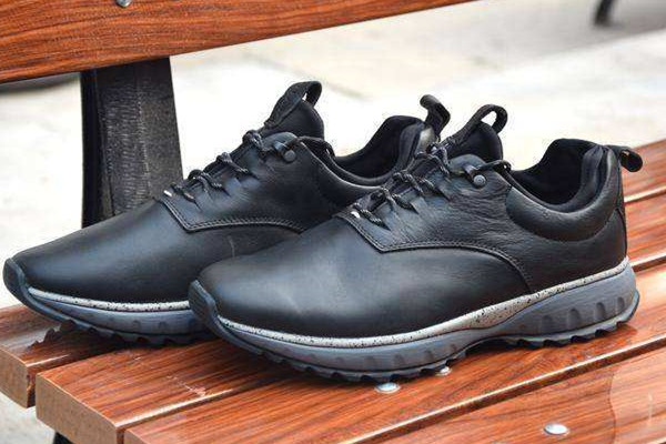 皮鞋磨脚是大了还是小了，皮鞋磨脚会一直磨吗