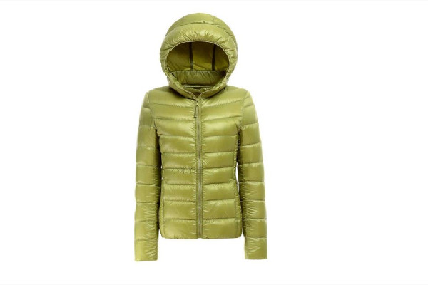 羽绒服是越厚越保暖吗，羽绒服买什么牌子性价比高