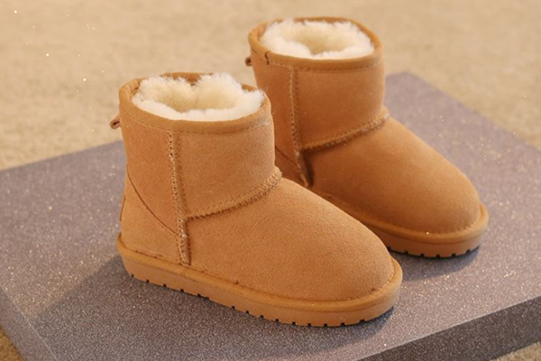 雪地靴要不要买大一码，雪地靴要不要穿袜子