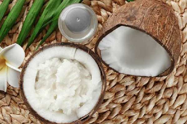 椰子油涂脸到底好不好，椰子油对皮肤的功效和作用