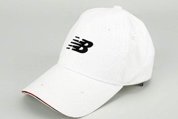 棒球帽可以用洗衣机洗吗，棒球帽可以直接水洗吗