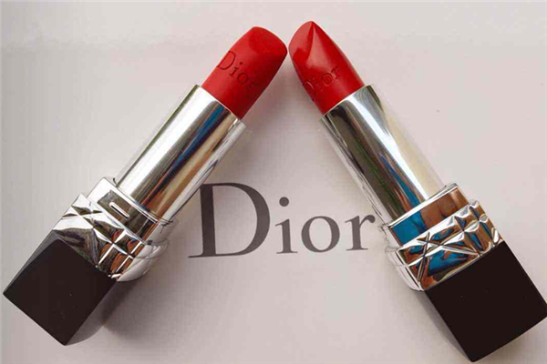 迪奥和香奈儿是一个档次的吗，迪奥和香奈儿的香水哪个好