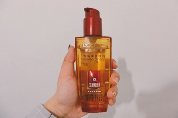 欧莱雅护发精油可以跟护发素一起用吗，欧莱雅护发精油可以抹头皮吗