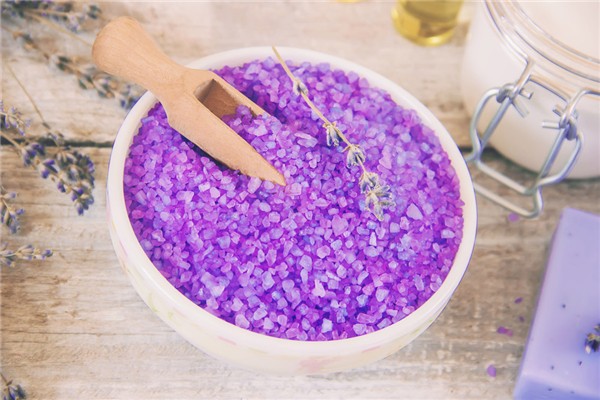 沐浴盐直接搓脸对皮肤好吗，沐浴盐有用吗