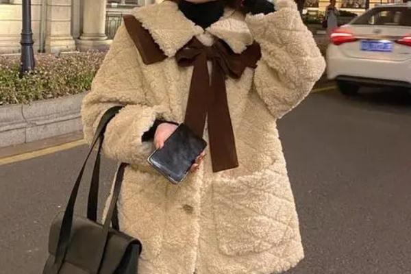 羊羔毛是羊剪绒吗，羊羔毛有假的吗