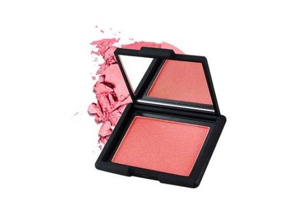 腮红的正确涂抹位置，腮红的分类有哪几种