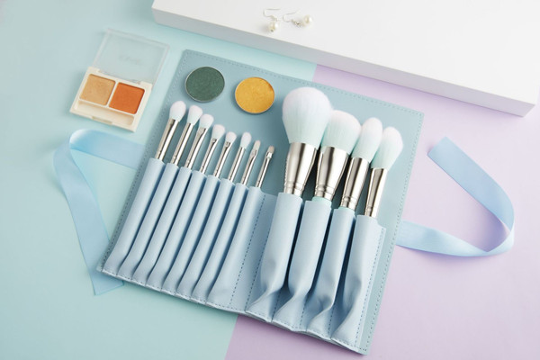 化妆刷怎么看好坏，化妆刷需要防尘吗