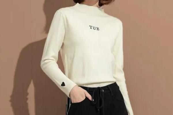 打底衫外面穿什么好看，打底衫男什么品牌好