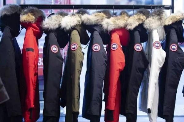 加拿大鹅是哪个国家的品牌，加拿大鹅的毛领是什么毛