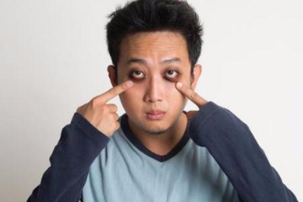 黑眼圈很重怎么去除，黑眼圈为什么很重