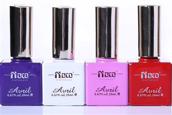 甲油胶用什么灯能干，甲油胶用吹风机能干吗