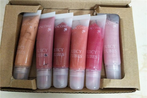 唇蜜和润唇膏有什么样的区别，唇蜜可以当润唇膏用吗