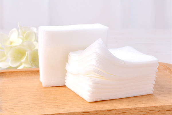 化妆棉能当卸妆棉用吗，化妆棉可以湿敷吗