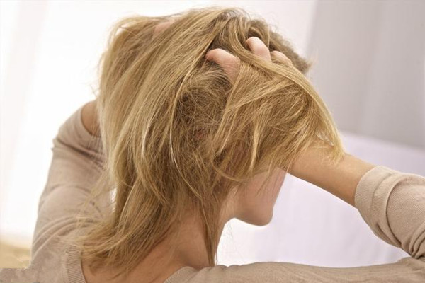 头发干枯是怎么回事，头发干枯要怎么办