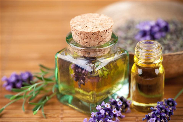 薰衣草精油的功效和作用，薰衣草精油去疤痕真的有效吗