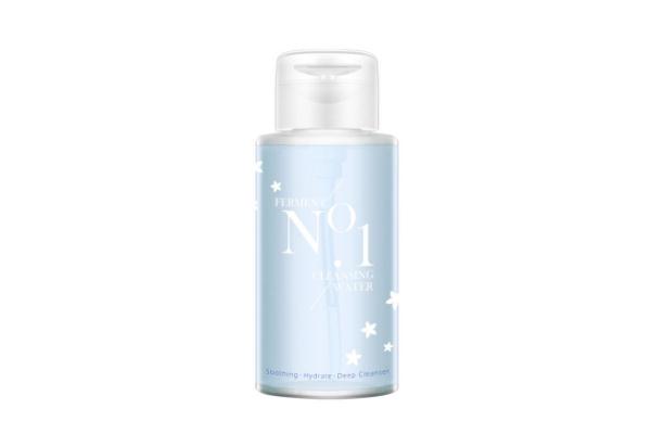 卸妆水要洗掉吗，卸妆水要先把脸打湿吗