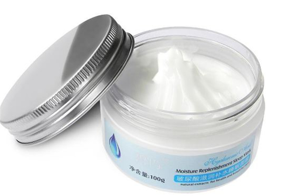 睡眠面膜需要涂很厚吗，睡眠面膜涂上多久洗掉