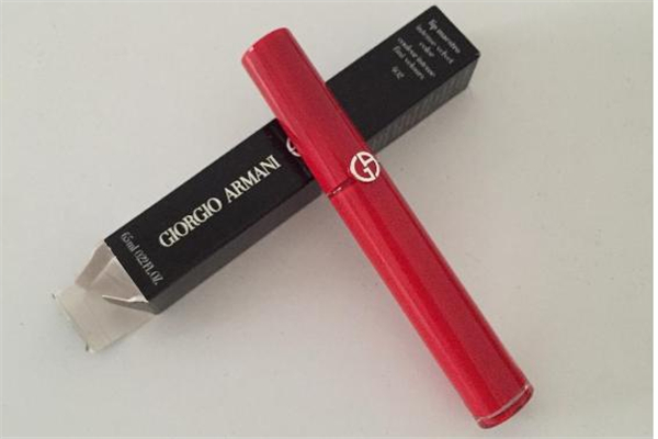 唇釉涂完要压一下吗，唇釉涂完怎样不沾杯