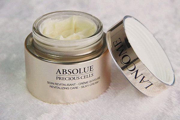 面霜多大年龄用，冬天用面霜还是用乳液