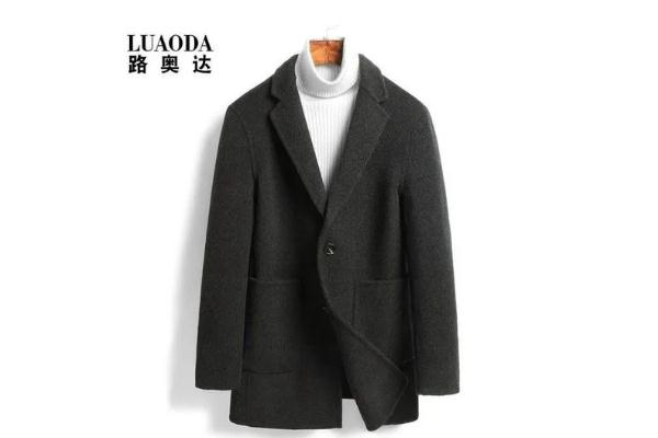 毛呢大衣会掉色的吗，毛呢大衣会越穿越大吗