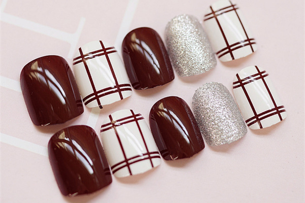 甲片贴的太紧指甲疼怎么办，甲片贴上之后一按指甲就疼