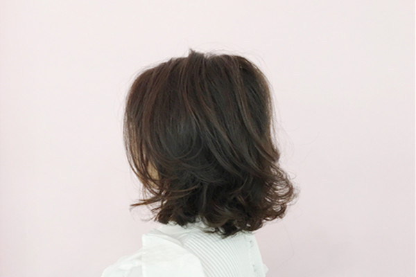 烫发会不会导致脱发，烫发对头发的伤害是永久的吗