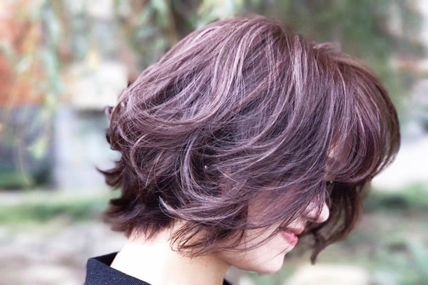 染发后多久可以烫发，染发后多久可以拉直头发