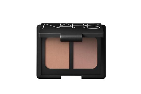 修容要定妆吗，先修容还是先散粉定妆