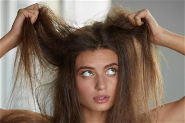 油性头发会导致脱发吗，油性头发对身体好不好