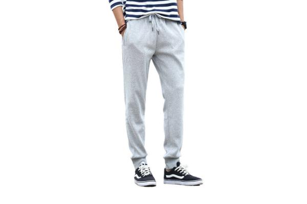 卫裤可以搭配马丁靴吗，卫裤可以搭配毛衣吗