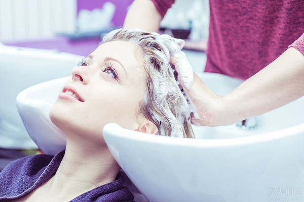 洗头能用硫磺皂吗，洗头能放醋吗