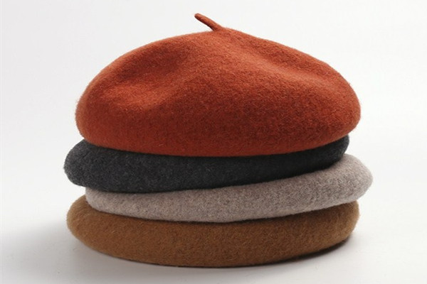 贝雷帽是南瓜帽吗，贝雷帽正确戴法