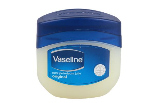 凡士林可以美白皮肤吗，凡士林可以祛痘印吗