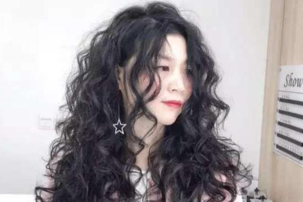 冷烫和热烫的区别在哪里，冷烫和热烫哪个好