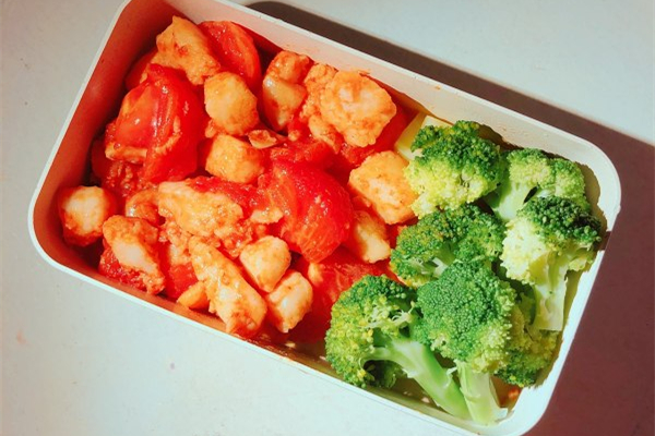 减脂餐是健身前吃还是健身后吃，减脂餐什么时候吃合适