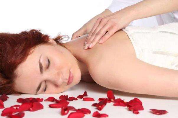 精油开背的好处与功效，精油开背后多久可以洗澡