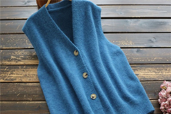 毛衣穿上有点扎痒什么原因，毛衣穿上有点扎痒怎么办