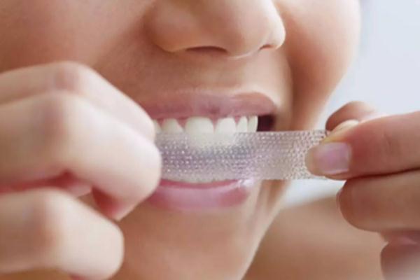 美白牙贴有没有效果，美白牙贴有什么后遗症吗