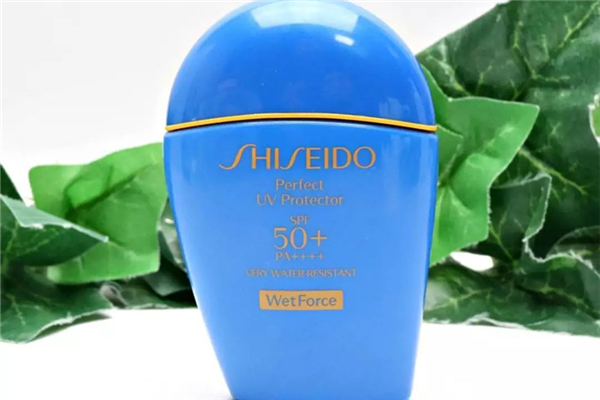 秋季涂防晒还是隔离，秋季防晒指数多少合适