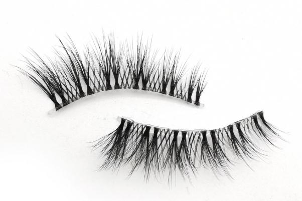 假睫毛如何快速卸掉，假睫毛的分类和款式